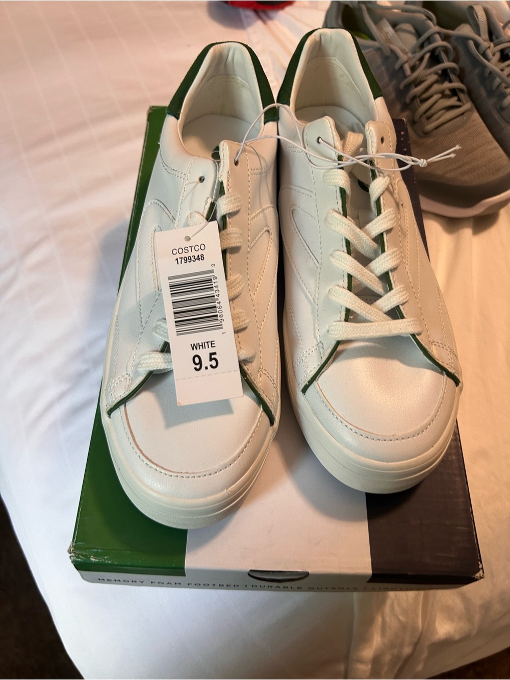 Tretorn White Low-Top Sneakers with Green Heel Accent